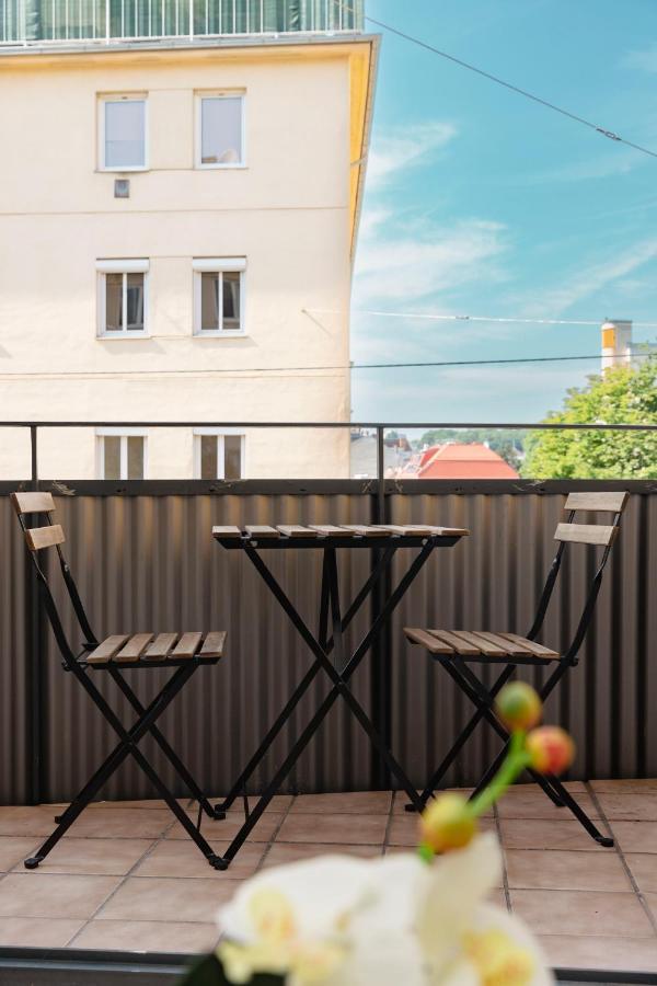 Beautiful 2-Bedroom Apartment Near Schoenbrunn Wien Eksteriør bilde