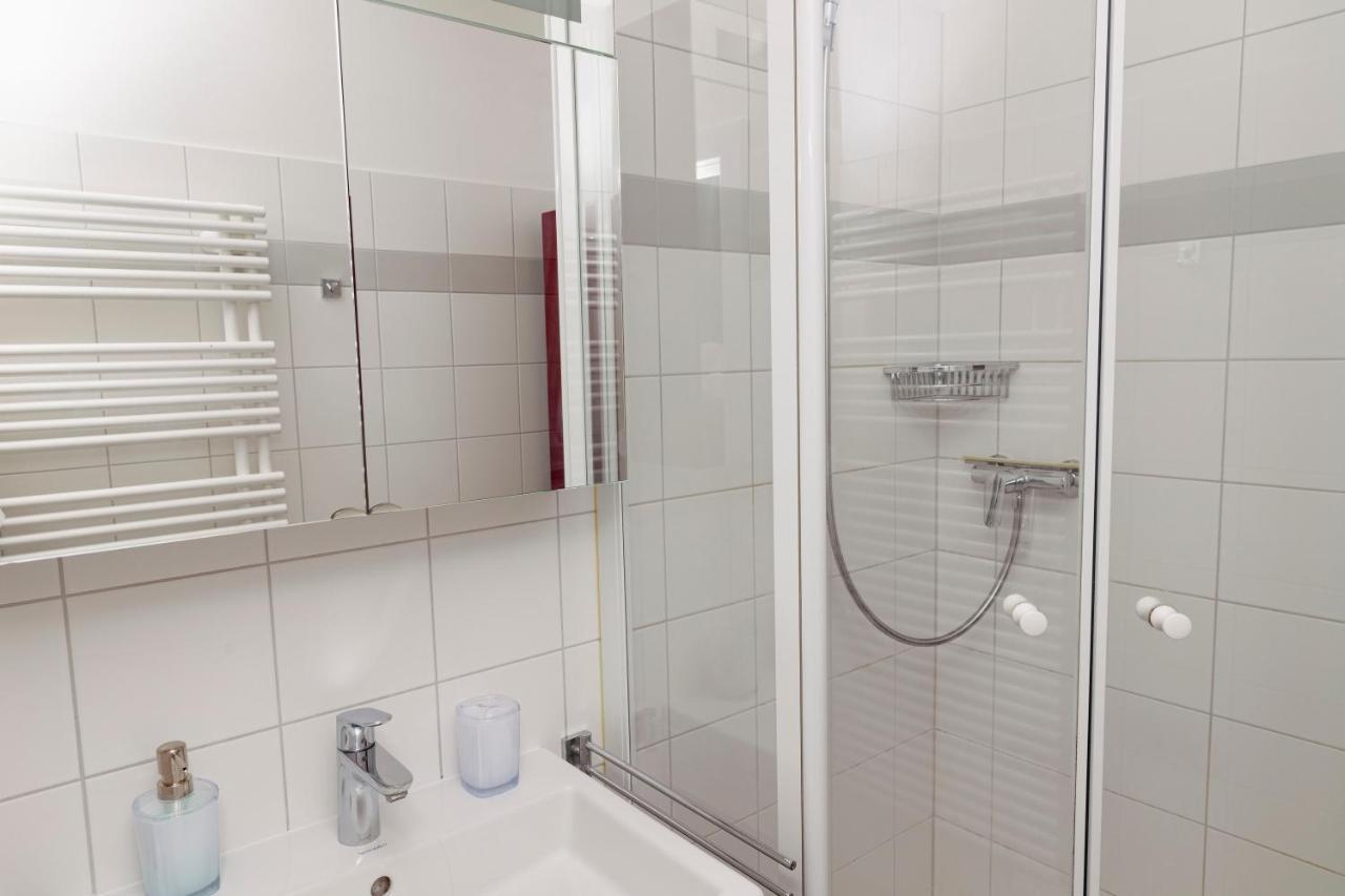 Beautiful 2-Bedroom Apartment Near Schoenbrunn Wien Eksteriør bilde
