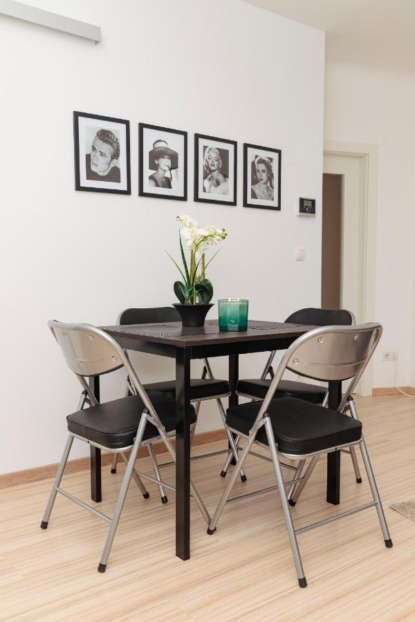 Beautiful 2-Bedroom Apartment Near Schoenbrunn Wien Eksteriør bilde