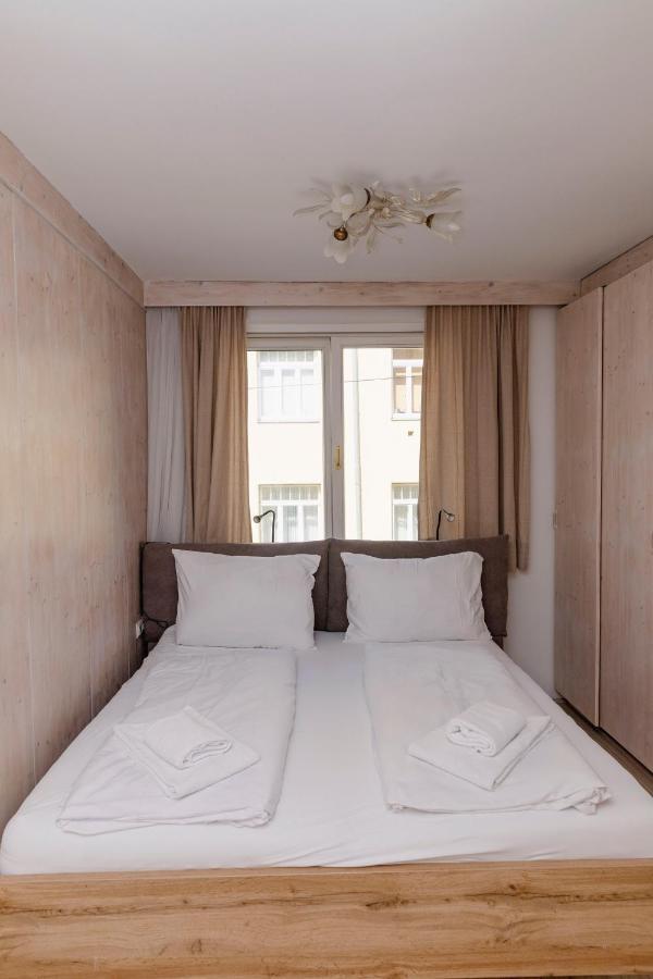 Beautiful 2-Bedroom Apartment Near Schoenbrunn Wien Eksteriør bilde