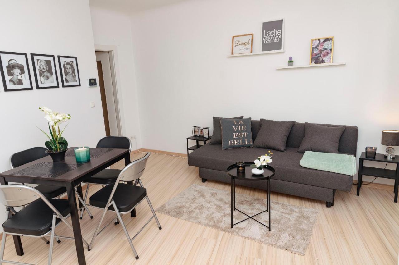 Beautiful 2-Bedroom Apartment Near Schoenbrunn Wien Eksteriør bilde