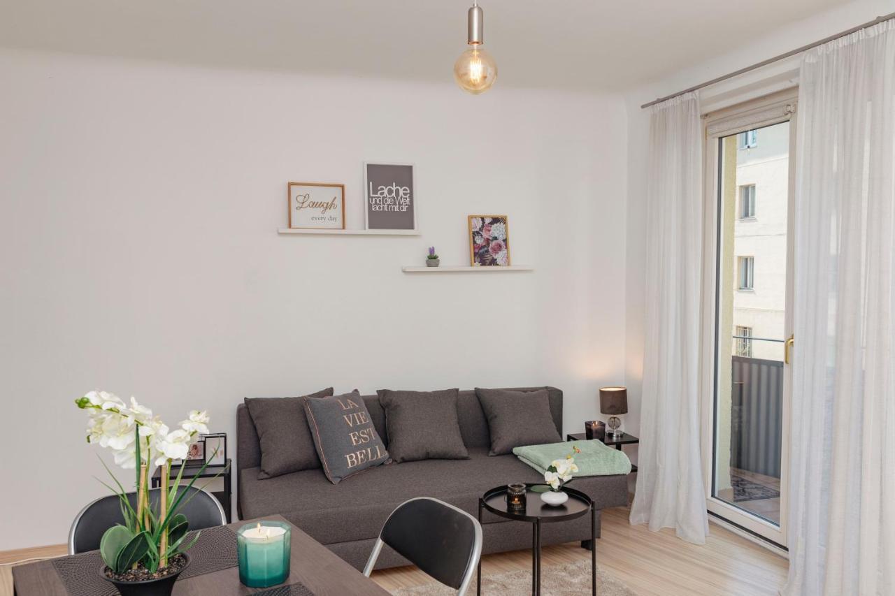 Beautiful 2-Bedroom Apartment Near Schoenbrunn Wien Eksteriør bilde