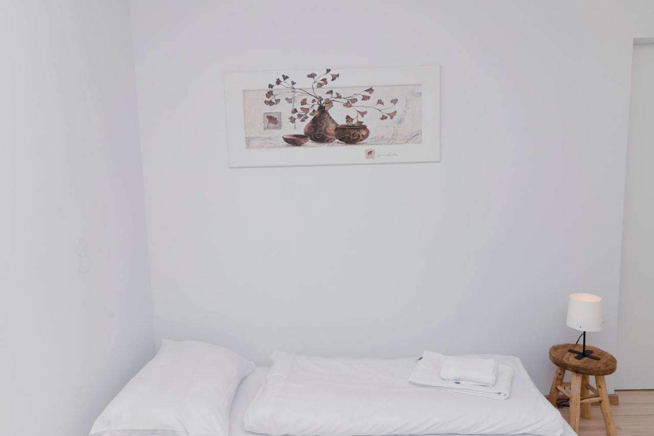 Beautiful 2-Bedroom Apartment Near Schoenbrunn Wien Eksteriør bilde