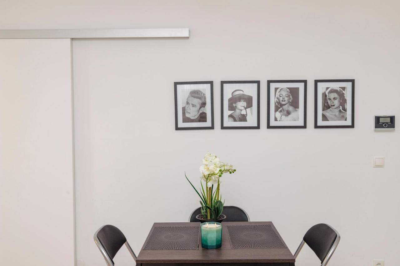Beautiful 2-Bedroom Apartment Near Schoenbrunn Wien Eksteriør bilde