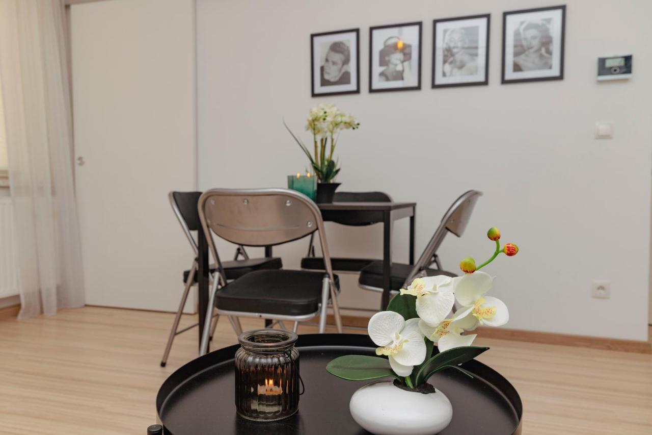 Beautiful 2-Bedroom Apartment Near Schoenbrunn Wien Eksteriør bilde