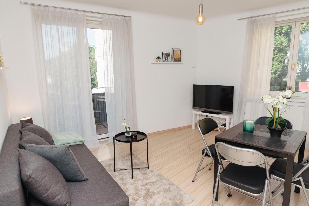 Beautiful 2-Bedroom Apartment Near Schoenbrunn Wien Eksteriør bilde