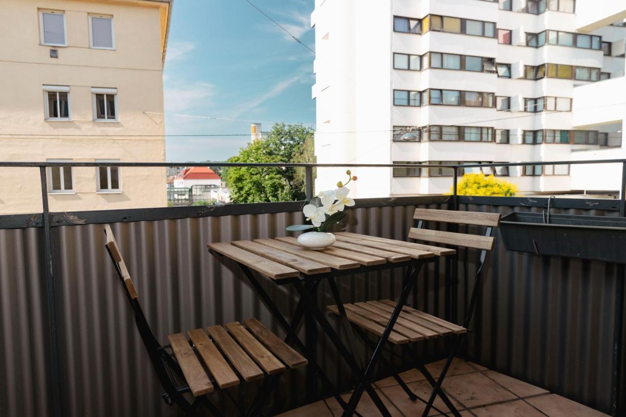 Beautiful 2-Bedroom Apartment Near Schoenbrunn Wien Eksteriør bilde